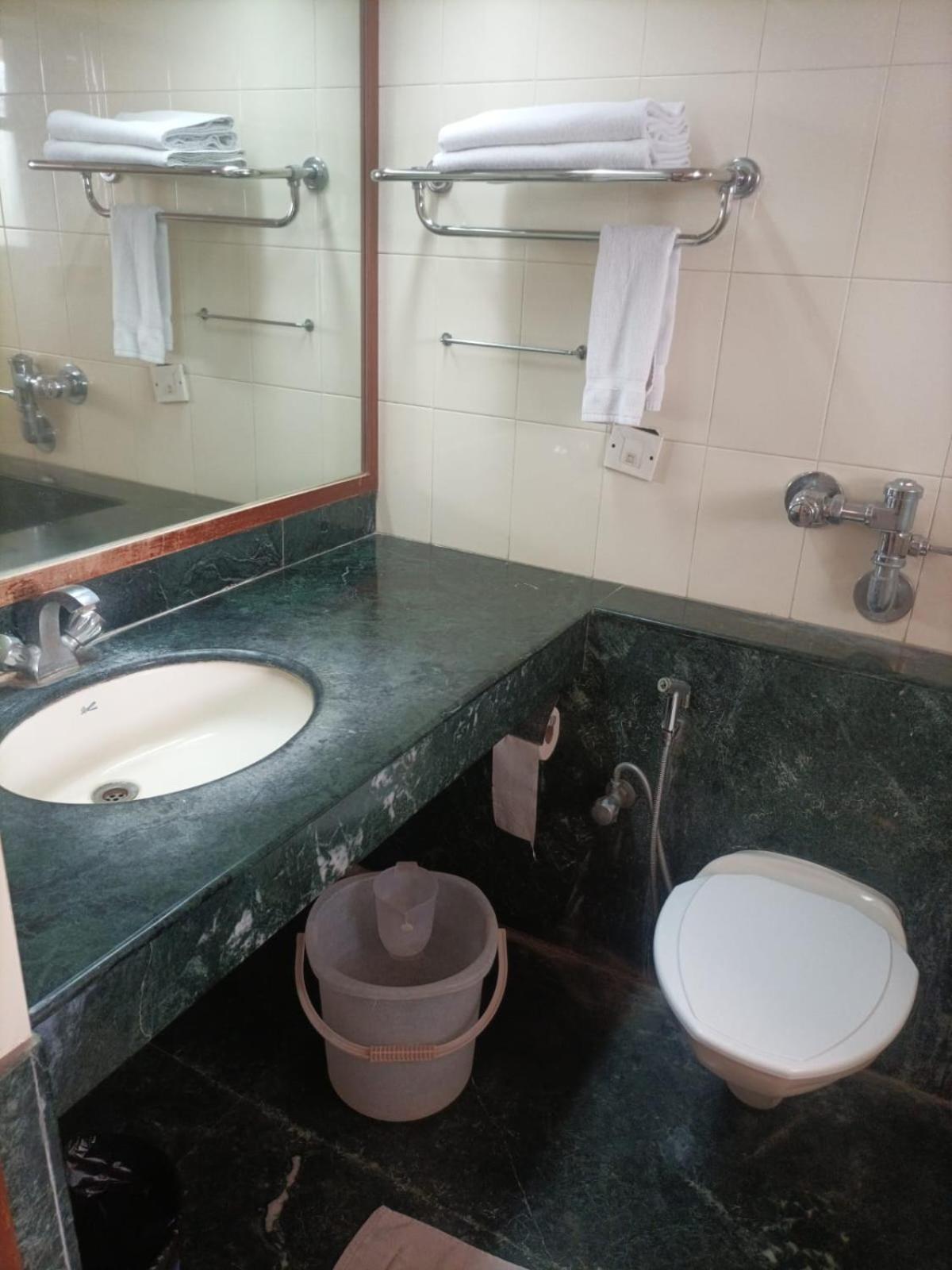 Bell Hotel Sivakasi Екстер'єр фото